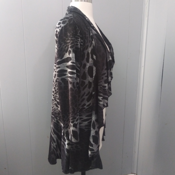 Dressbarn Ruffled Animal Print Cardigan Black Larg - Picture 4 of 7